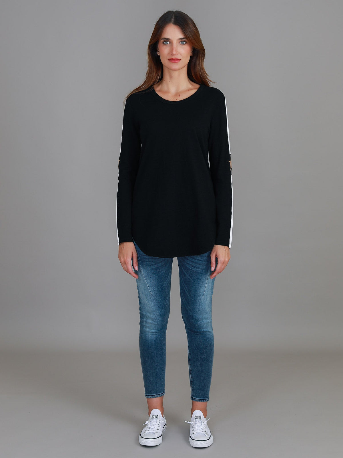 Junee | Women's Curved Hem Long Sleeve T-Shirt – Cotton Jersey