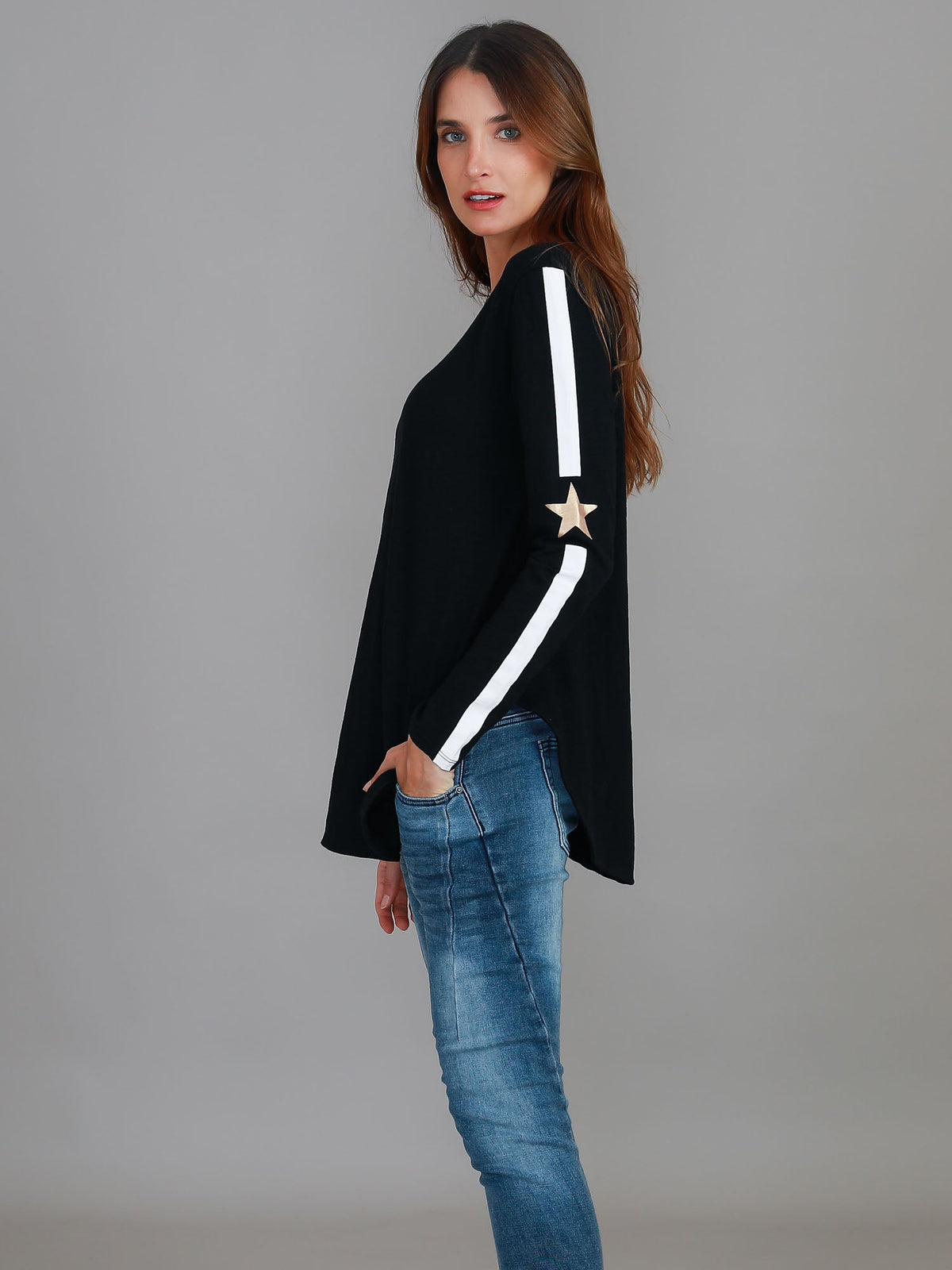 Junee | Women's Curved Hem Long Sleeve T-Shirt – Cotton Jersey