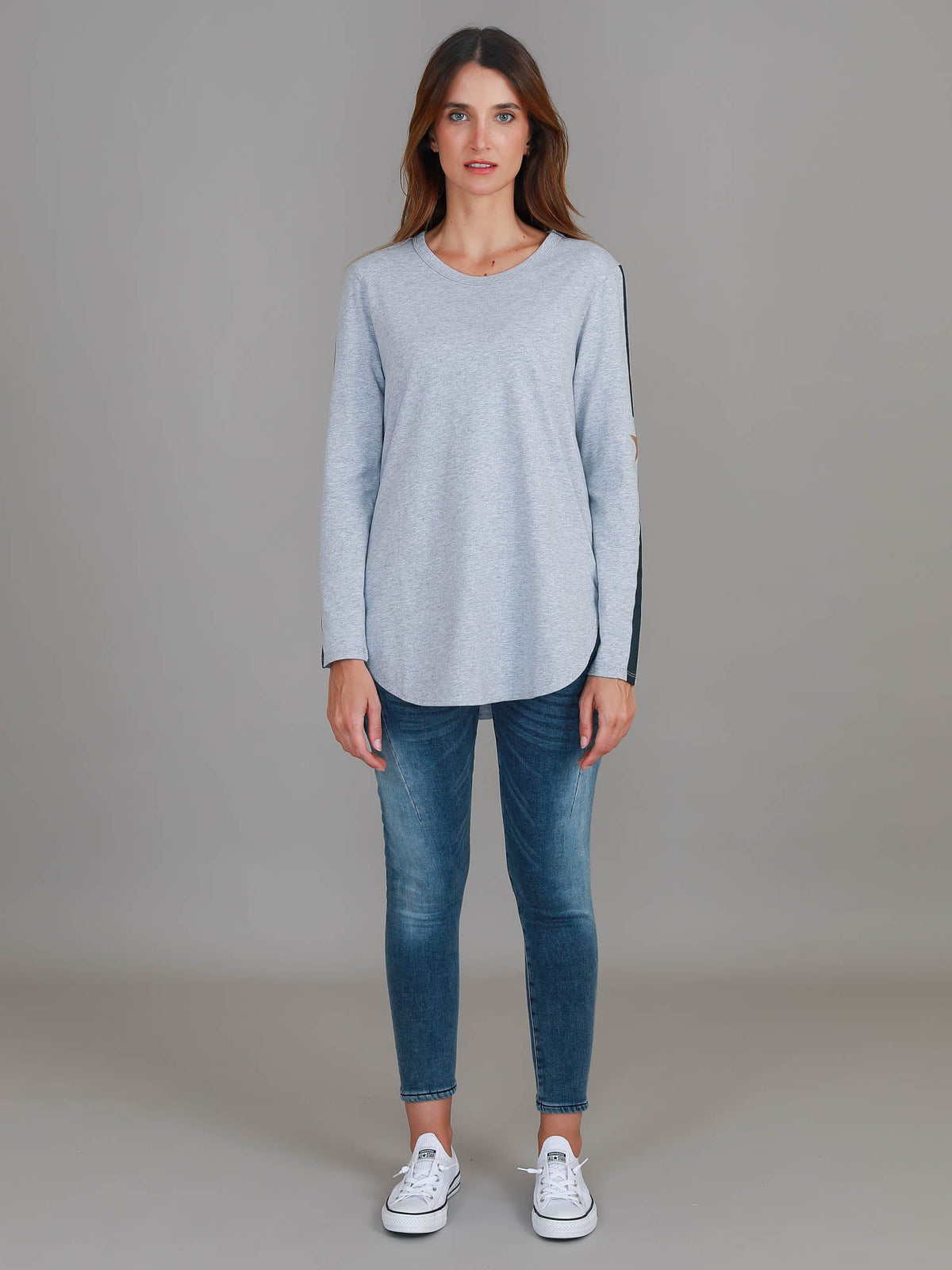 Junee | Women's Curved Hem Long Sleeve T-Shirt – Cotton Jersey