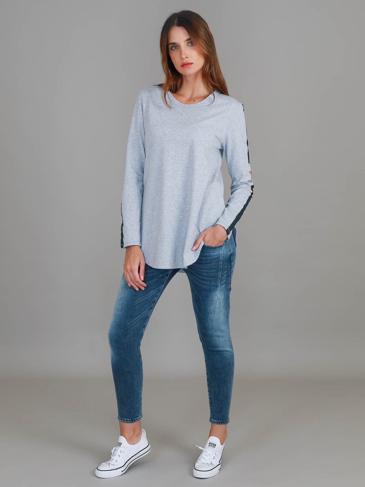 Junee | Women's Curved Hem Long Sleeve T-Shirt – Cotton Jersey