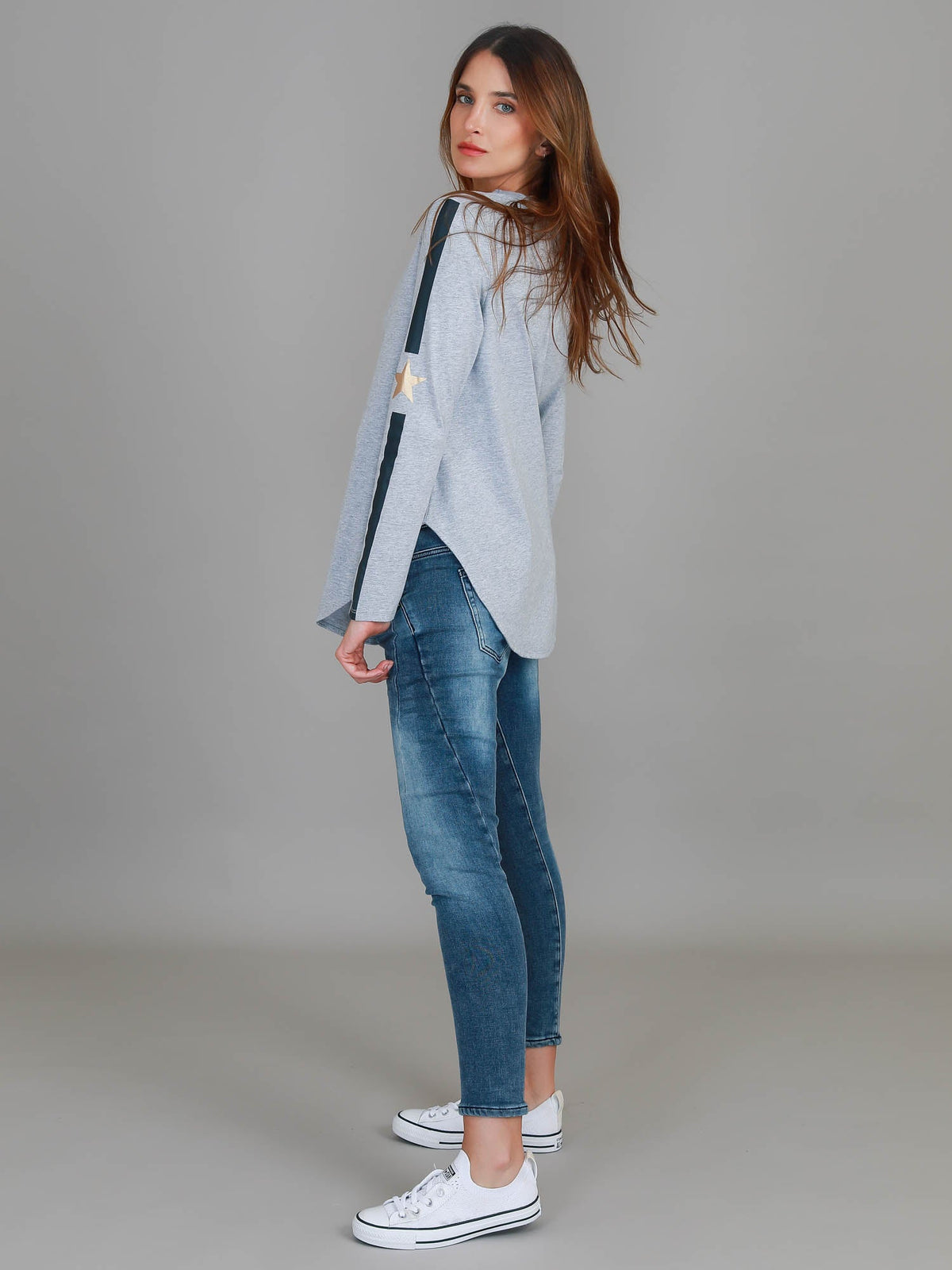 Junee | Women's Curved Hem Long Sleeve T-Shirt – Cotton Jersey