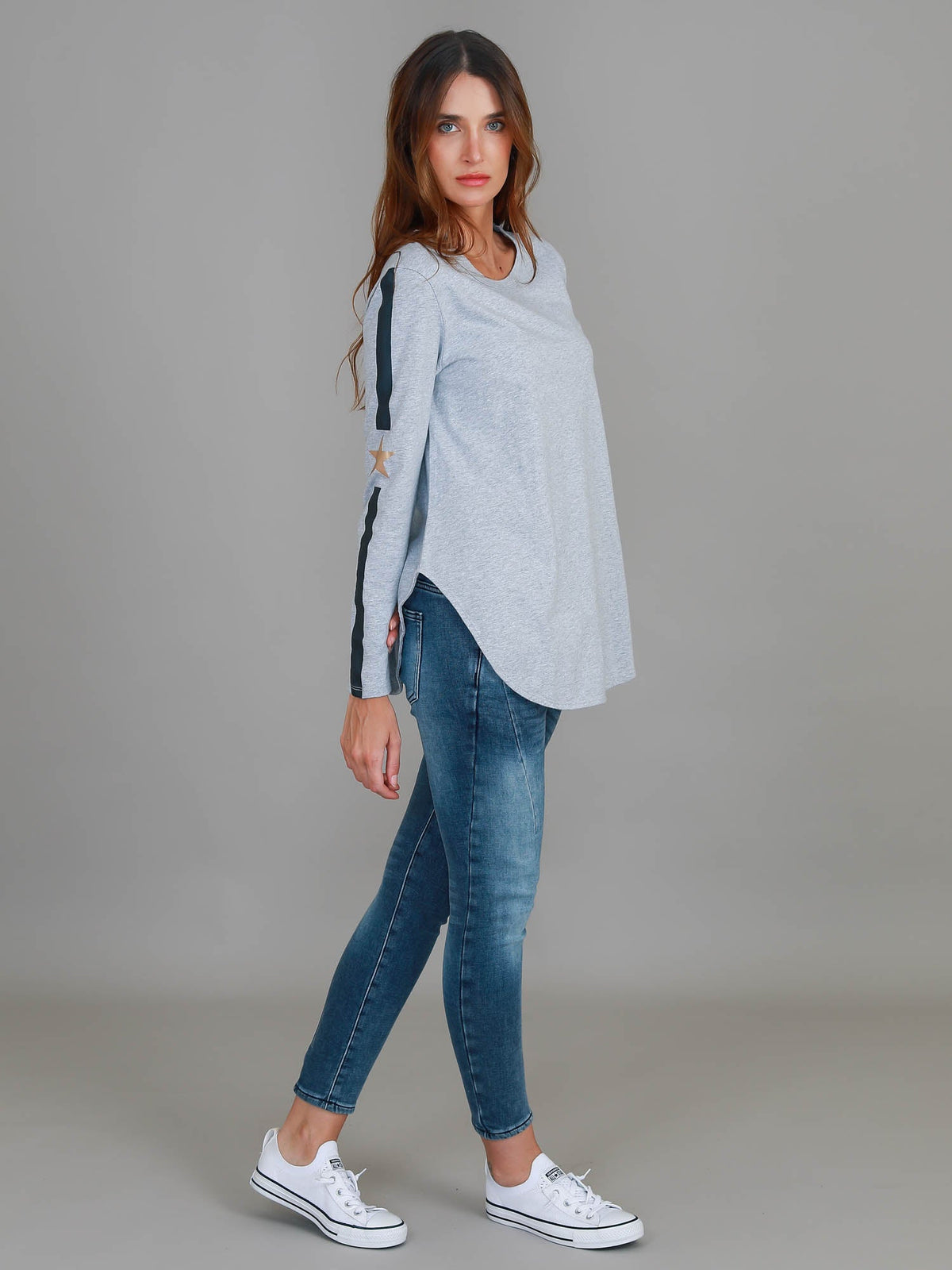 Junee | Women's Curved Hem Long Sleeve T-Shirt – Cotton Jersey