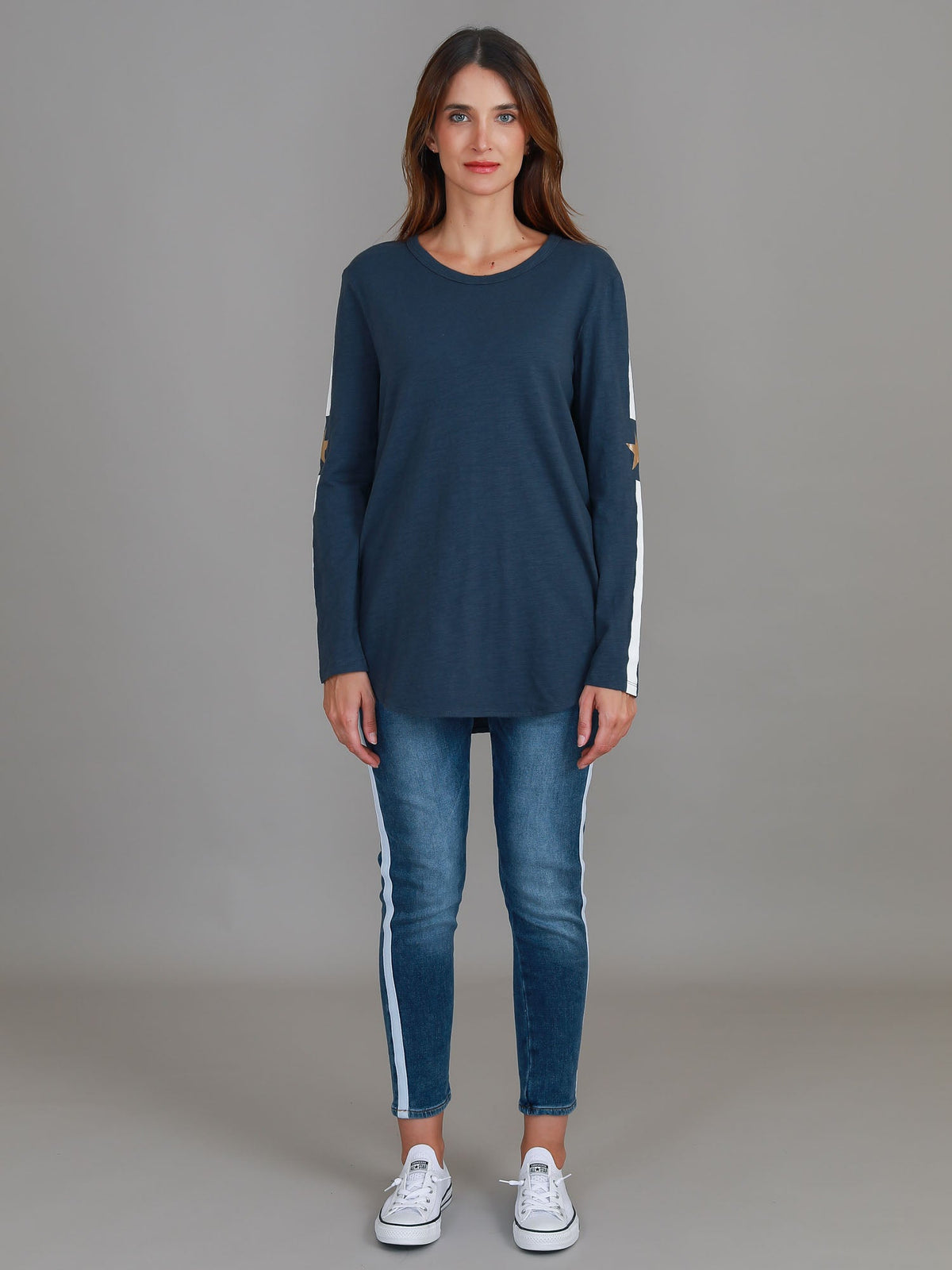 Junee | Women's Curved Hem Long Sleeve T-Shirt – Cotton Jersey