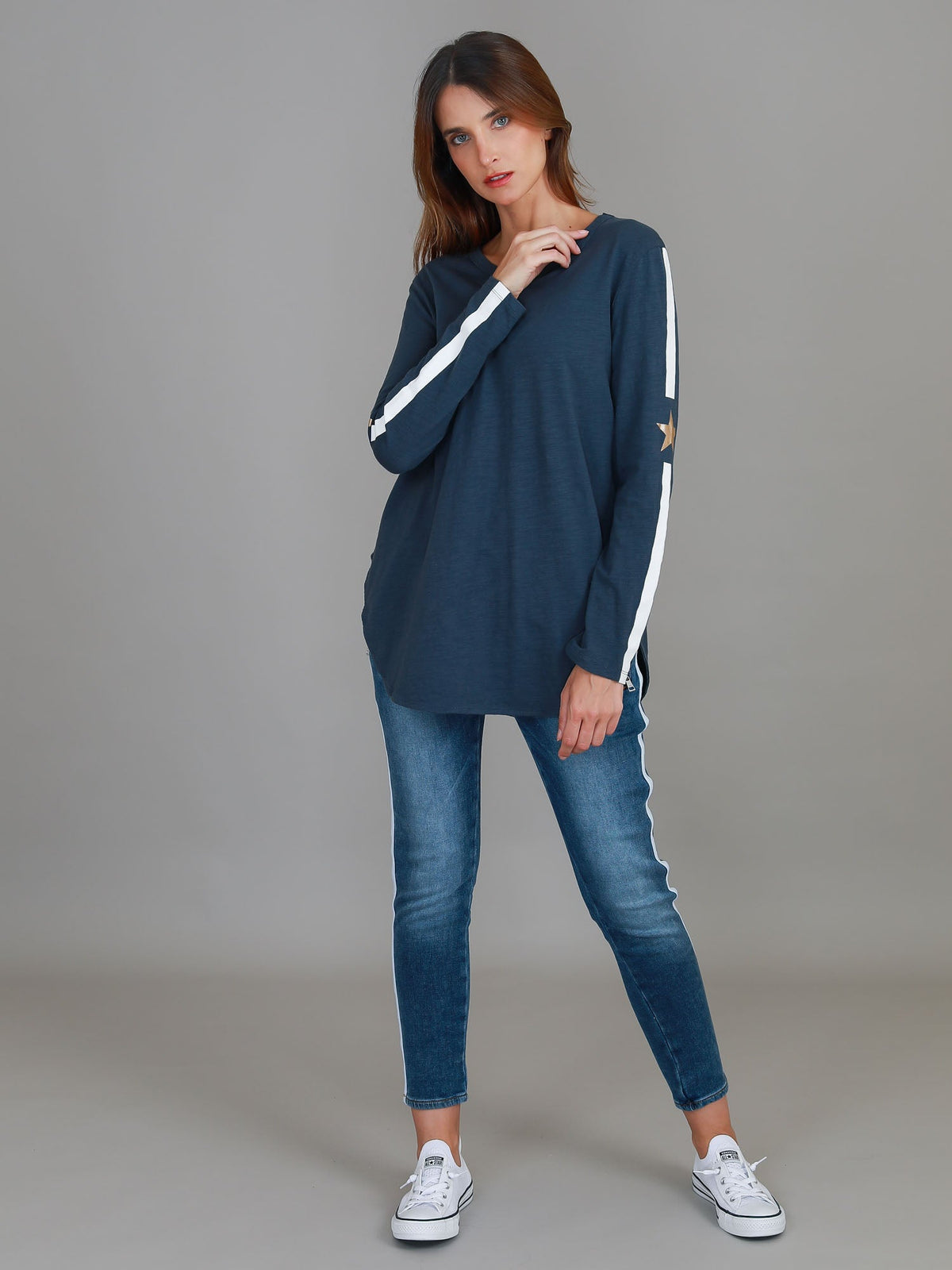 Junee | Women's Curved Hem Long Sleeve T-Shirt – Cotton Jersey