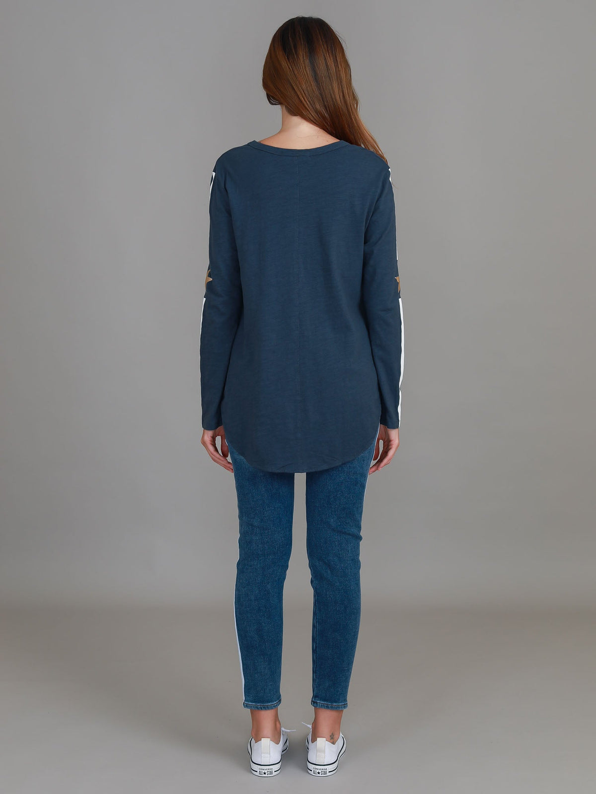 Junee | Women's Curved Hem Long Sleeve T-Shirt – Cotton Jersey
