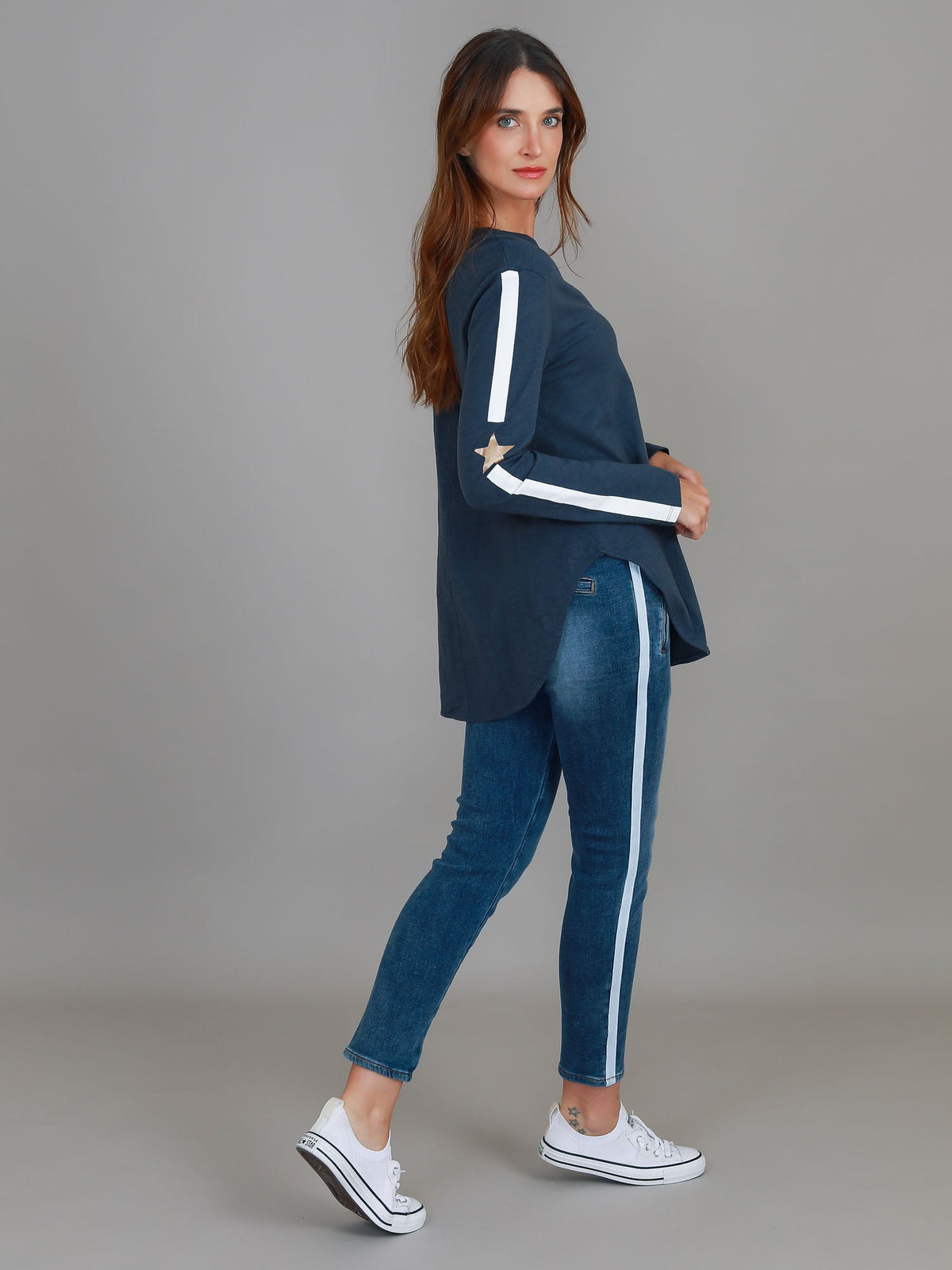Junee | Women's Curved Hem Long Sleeve T-Shirt – Cotton Jersey