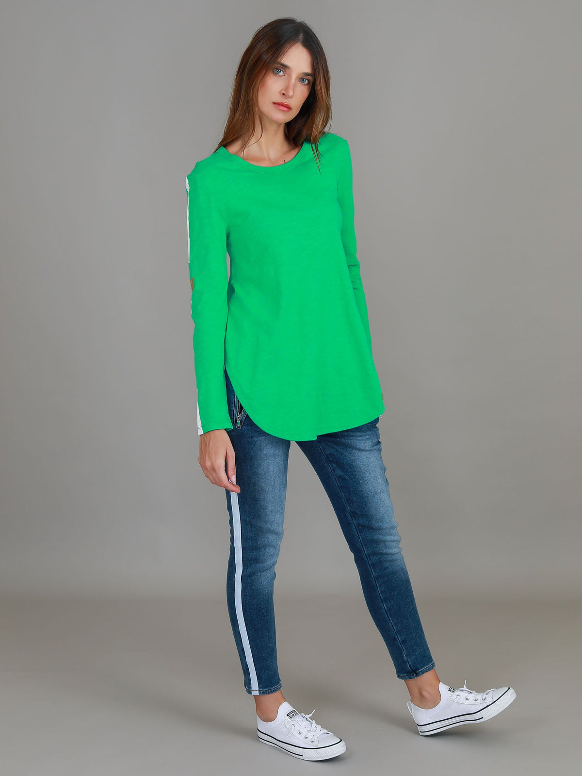Junee | Women's Curved Hem Long Sleeve T-Shirt – Cotton Jersey