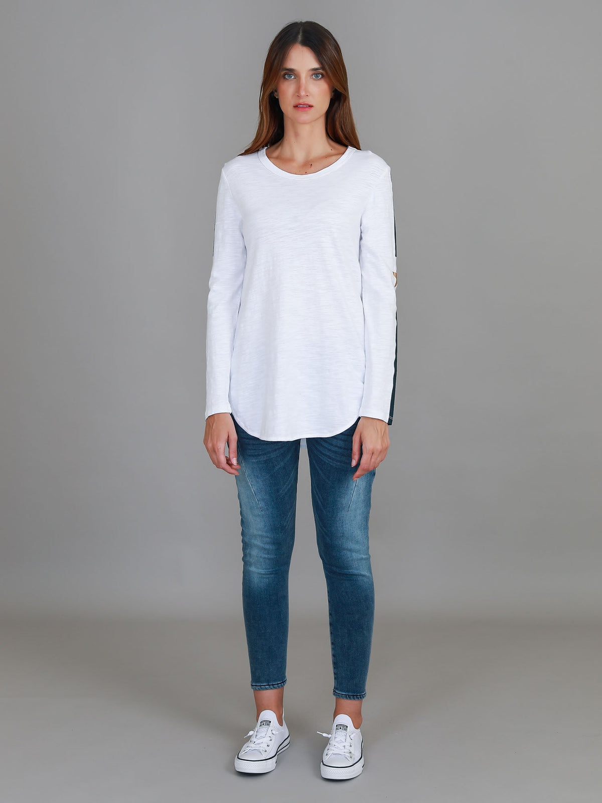 Junee | Women's Curved Hem Long Sleeve T-Shirt – Cotton Jersey