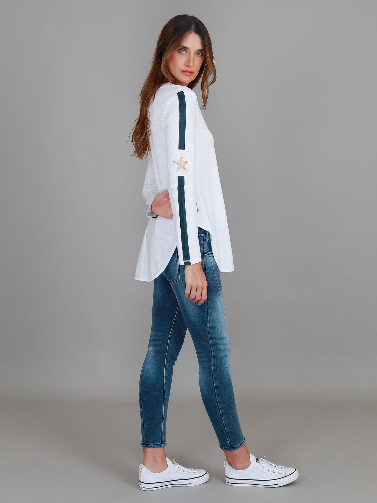Junee | Women's Curved Hem Long Sleeve T-Shirt – Cotton Jersey