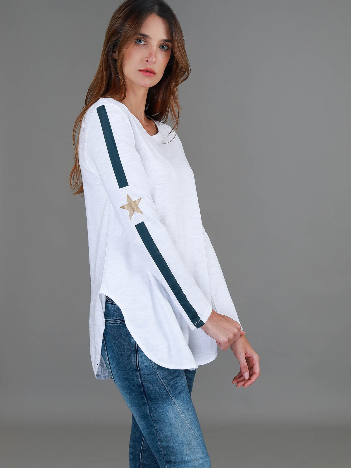 Junee | Women's Curved Hem Long Sleeve T-Shirt – Cotton Jersey