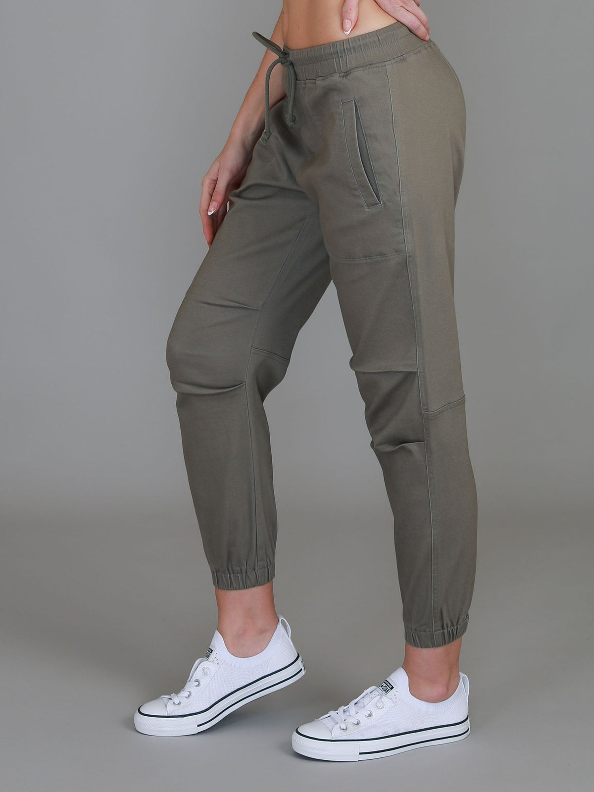 Torquay | Women's Pleated Chino Jogger – Cotton Twill