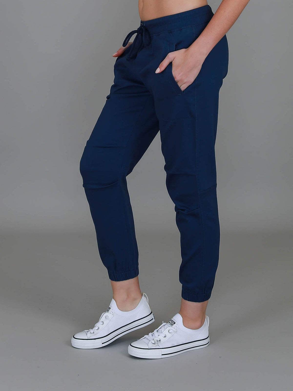 Torquay | Women's Pleated Chino Jogger – Cotton Twill