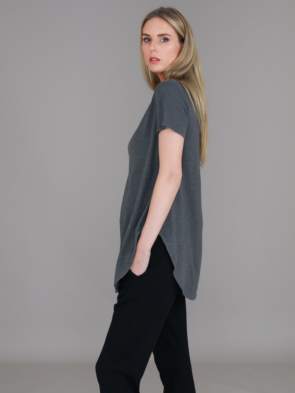 Elwood | Women's Curved Hem T-Shirt – Cotton Slub Jersey