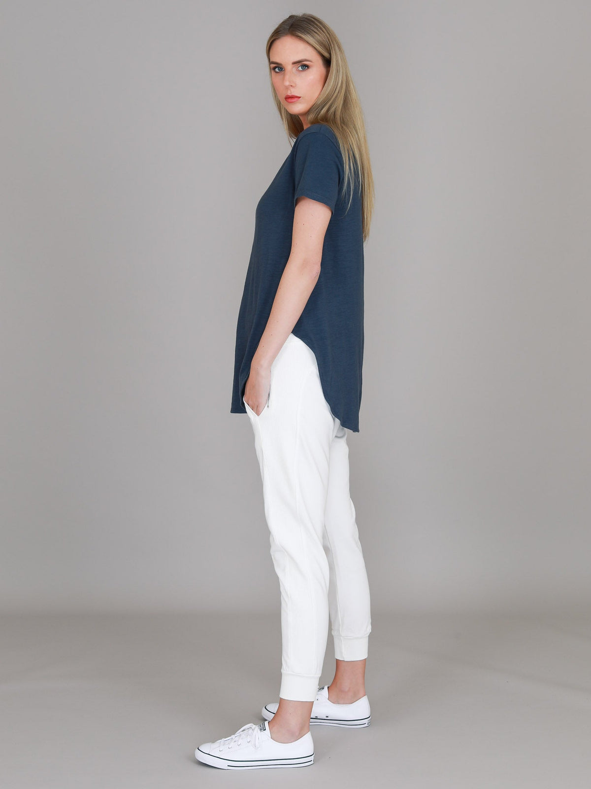 Elwood | Women's Curved Hem T-Shirt – Cotton Slub Jersey