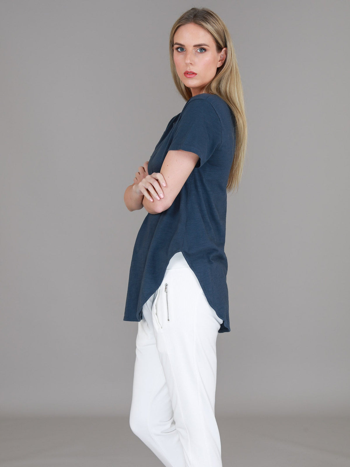 Elwood | Women's Curved Hem T-Shirt – Cotton Slub Jersey