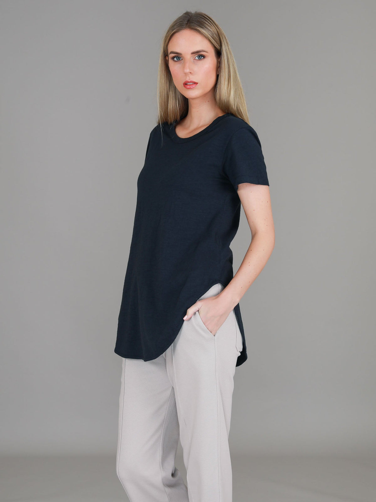 Elwood | Women's Curved Hem T-Shirt – Cotton Slub Jersey