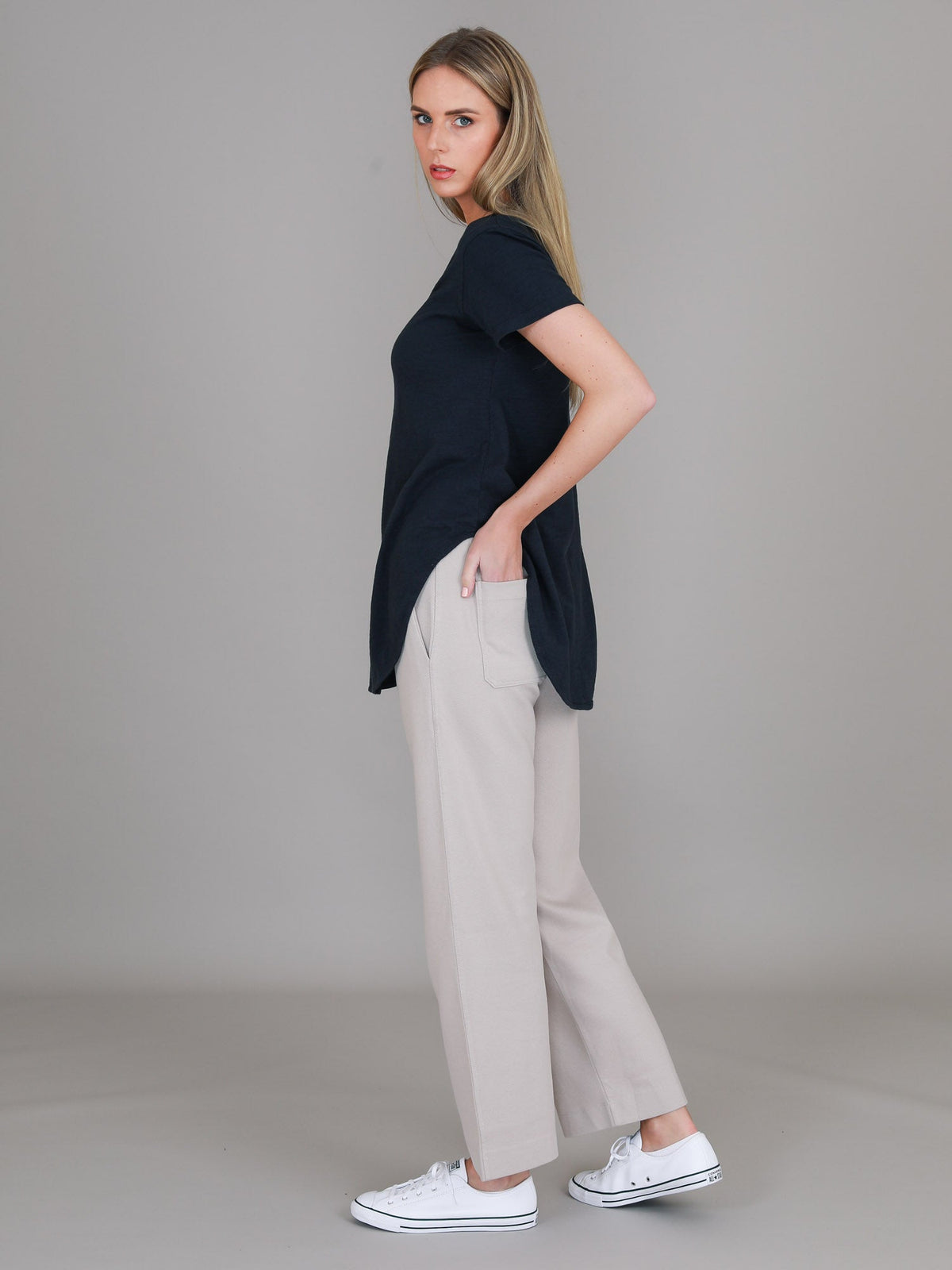 Elwood | Women's Curved Hem T-Shirt – Cotton Slub Jersey