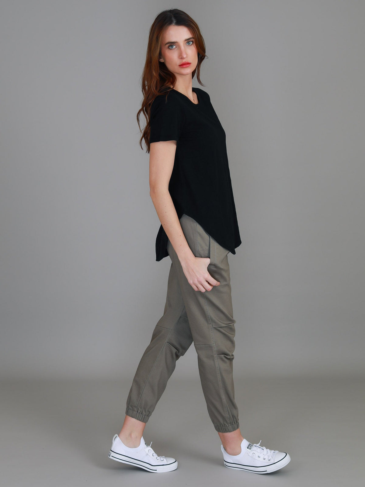 Elwood [-5cm] Curved Hem Tee