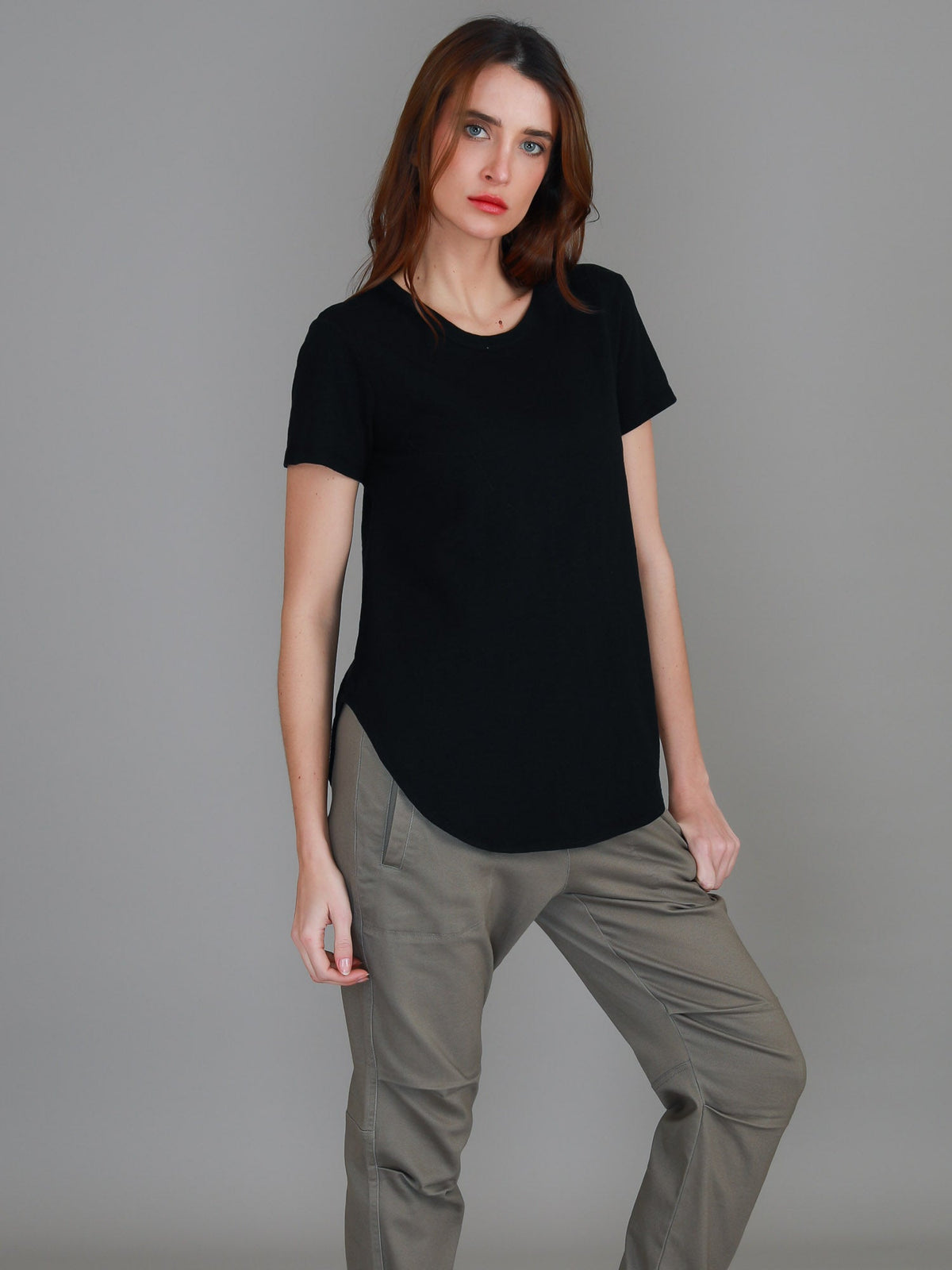Elwood [-5cm] Curved Hem Tee