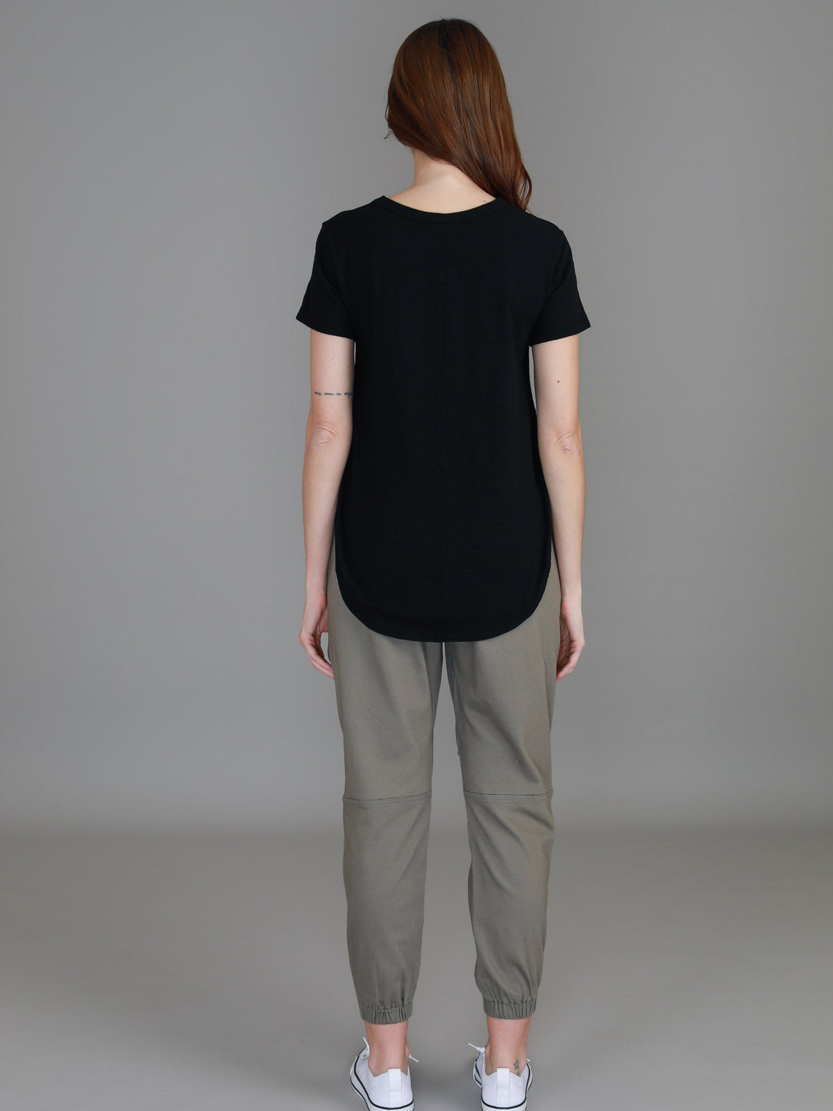Elwood [-5cm] Curved Hem Tee
