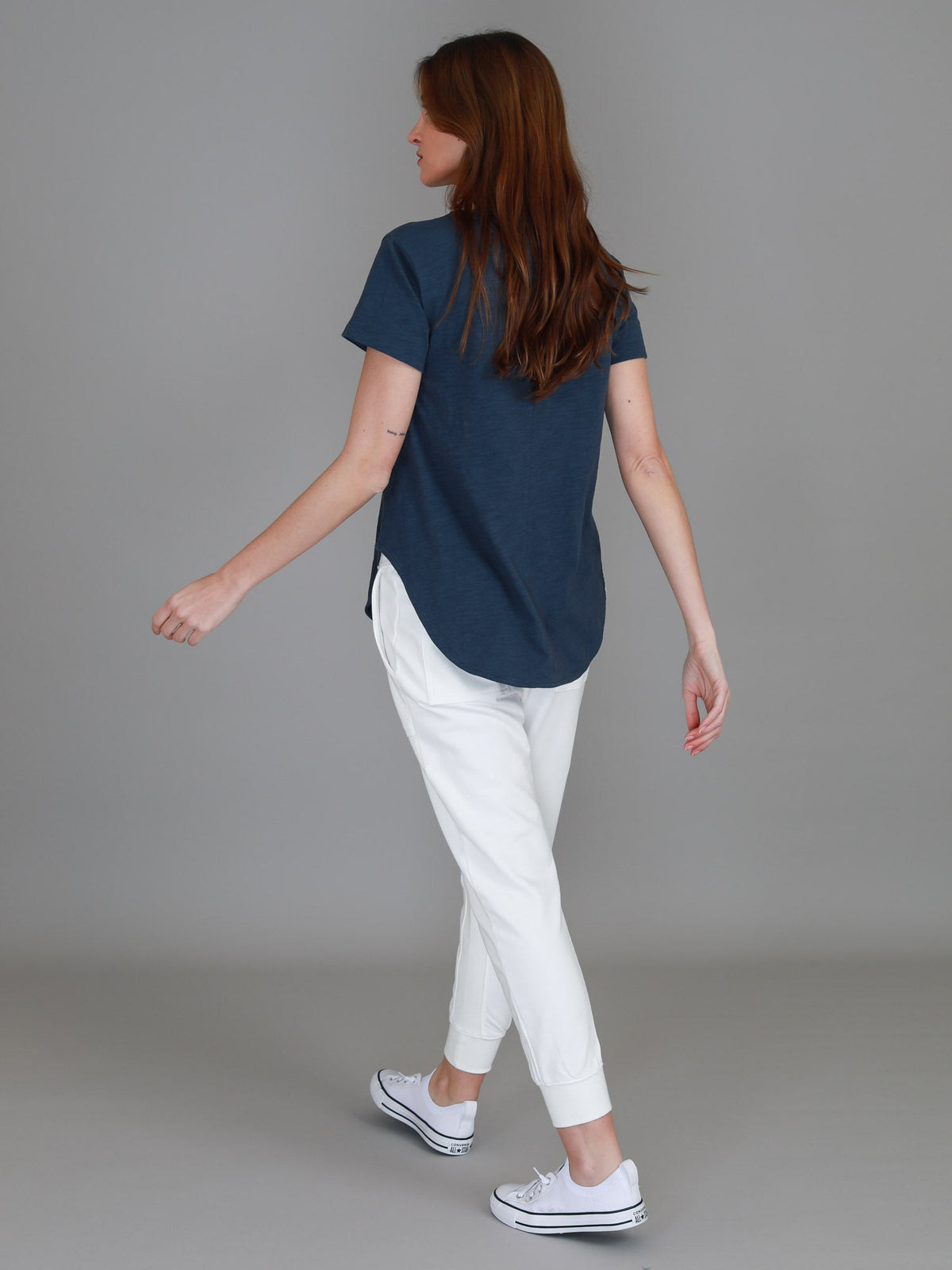 Elwood [-5cm] Curved Hem Tee