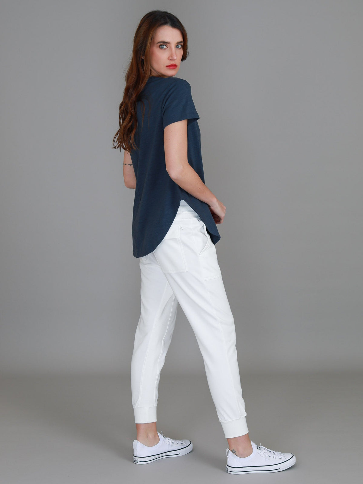 Elwood [-5cm] Curved Hem Tee