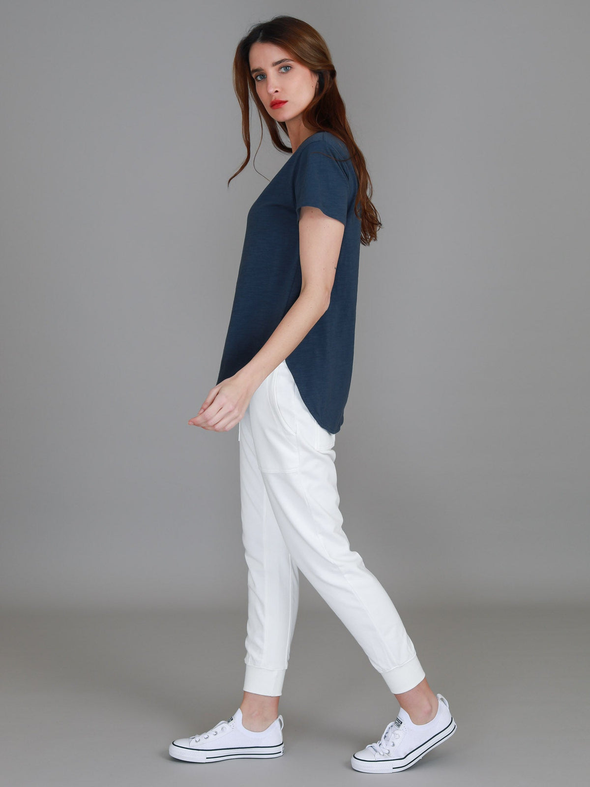 Elwood [-5cm] Curved Hem Tee