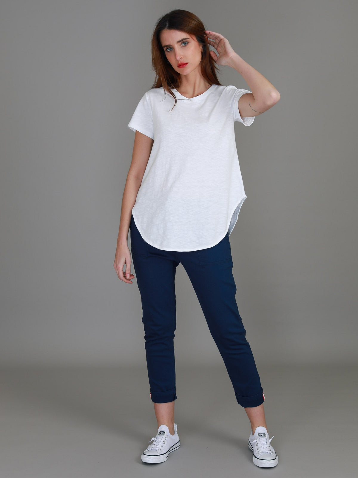 Elwood [-5cm] Curved Hem Tee