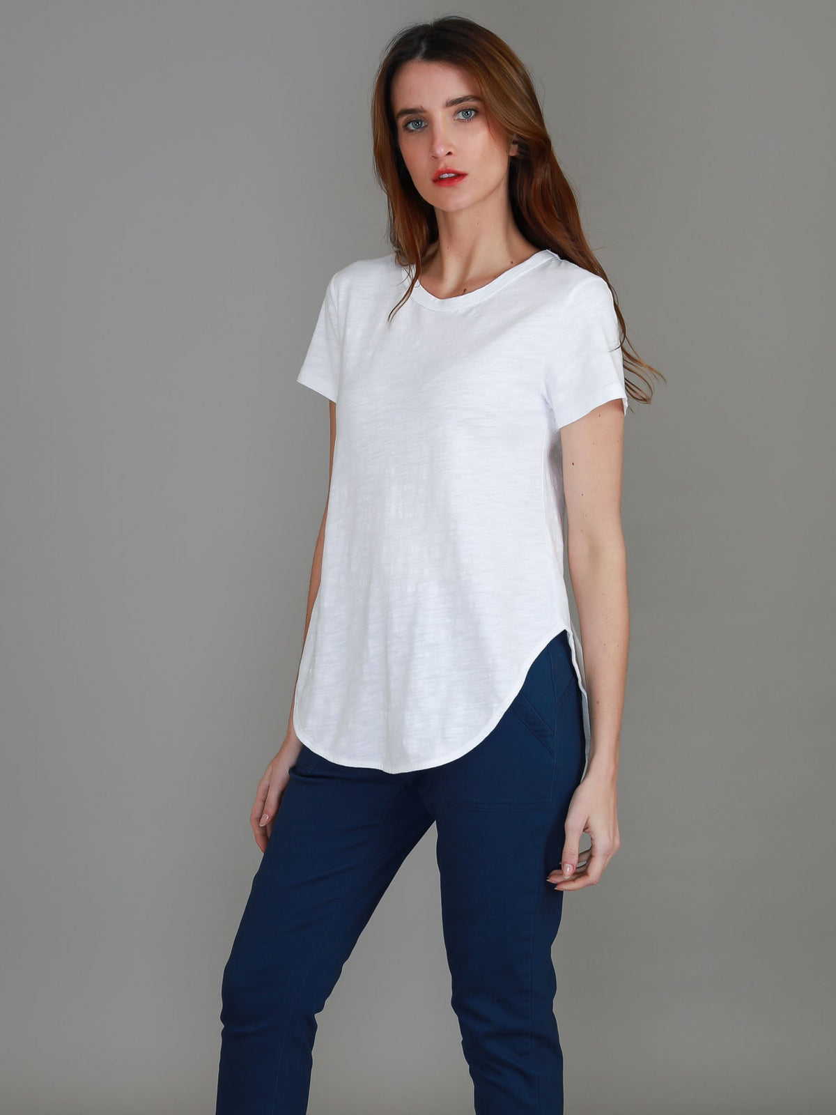 Elwood [-5cm] Curved Hem Tee